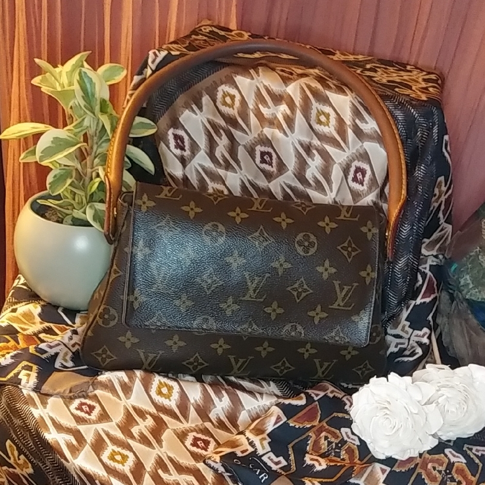 UNDERPRICED Authentic Louis Vuitton Mini Looping Canvas Monogram Bag/need To Sel